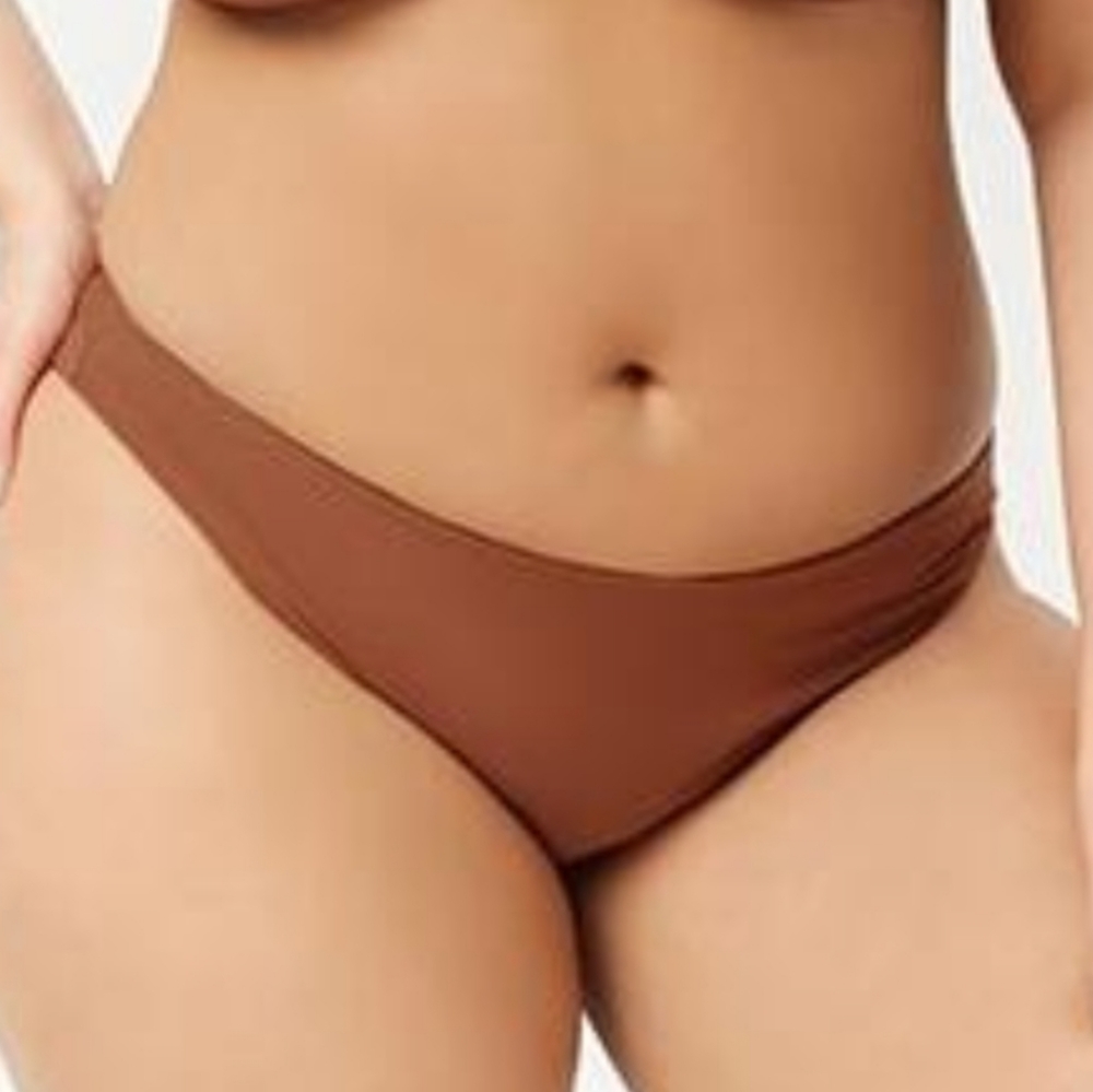{FOREVER 21} NWT High Cut Swim Bottoms